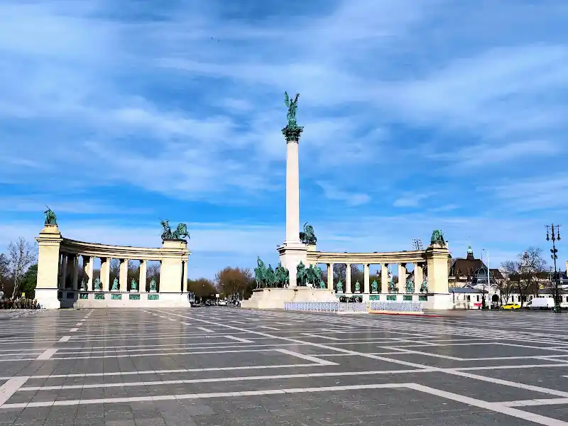 Plaza de los Héroes